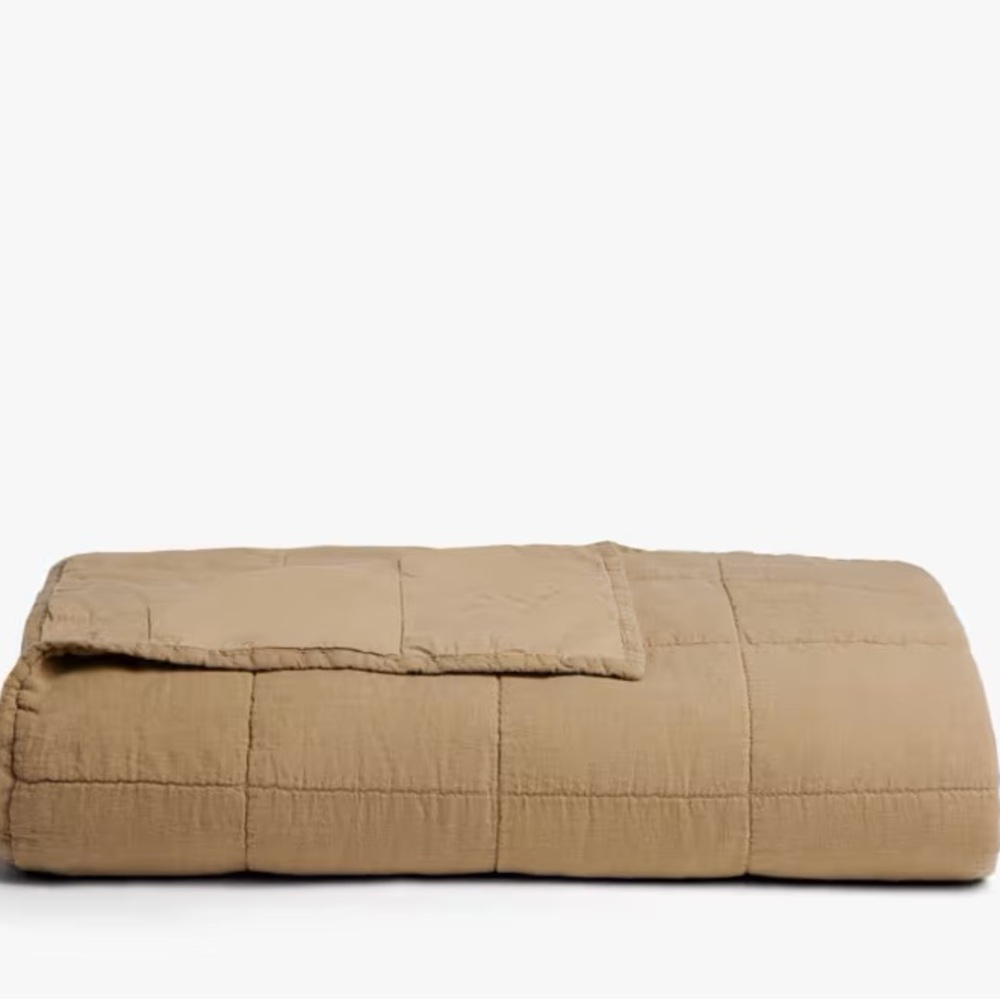 NWOT Parachute European linen Quilt in khaki neutral